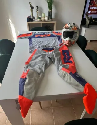 Equipación Motocross Protectora Precio negociable