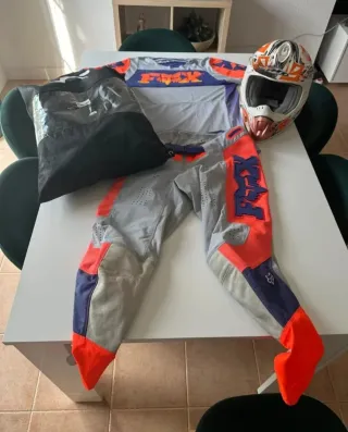 Equipación Motocross Protectora Precio negociable