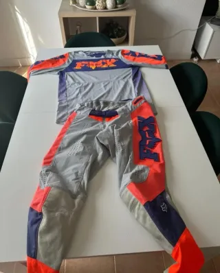 Equipación Motocross Protectora Precio negociable