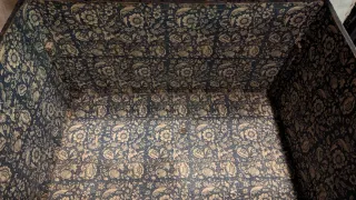 Baule antico anni '30 con fasce in legno e ferro