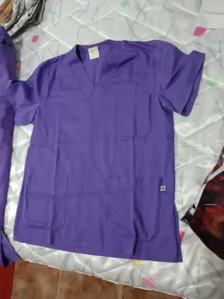 Bata pijama uniforme de trabajo morado