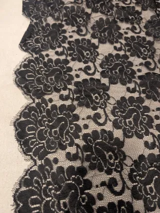 Mantilla Negra Encaje 100x190cm