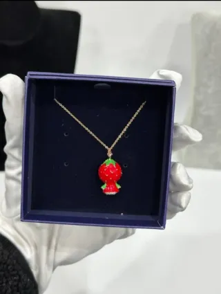 Collar Swarovski Hello Kitty Fresa