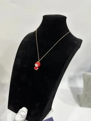 Collar Swarovski Hello Kitty Fresa