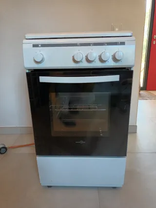 Cocina de gas 4 fuegos + horno