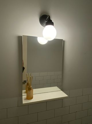 Espejo de baño con aplique de luz