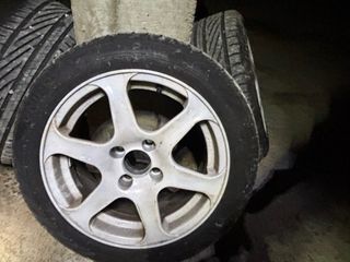 Llantas 15" 4x100 + Uniroyal RainSport 5 seminuevo
