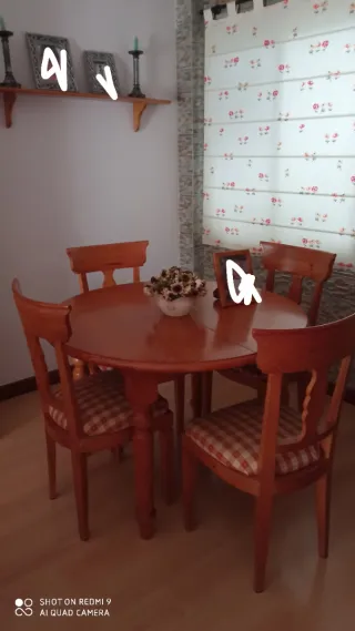 Mesa comedor, extensible madera y 4 sillas