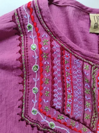Camisa TRIBAL bordada rosa
