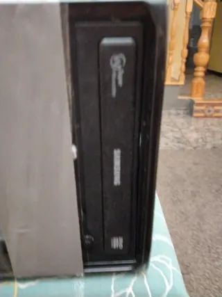 Caja de PC Torre con lector de DVD Samsung