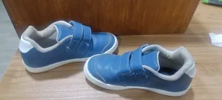 Scarpe per bambini blu e bianche