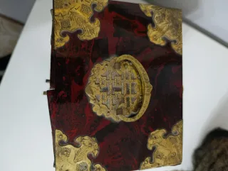 Antico scrigno portagioie con intarsi