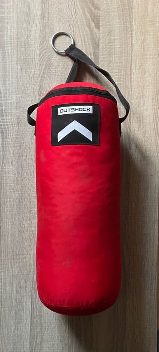 Saco de boxeo rojo Outshock