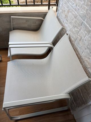 Este conjunto de 4 plazas de color beis