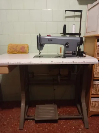 Máquina de coser Alfa 157