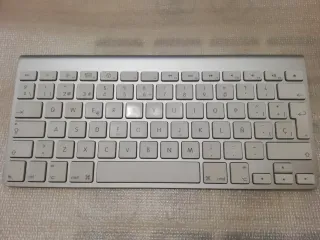 Teclado Apple A1255 (para piezas)