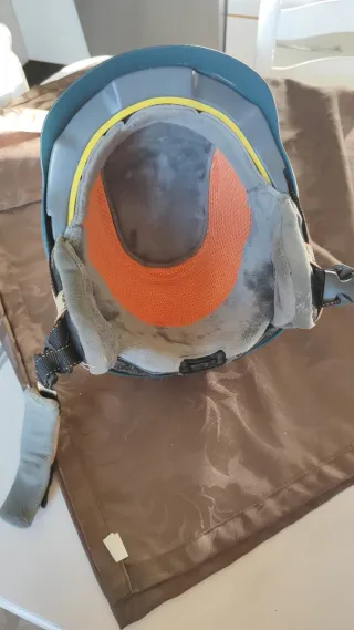 Casco de esquí azul