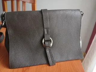 Bolso piel marrón oscuro bandolera