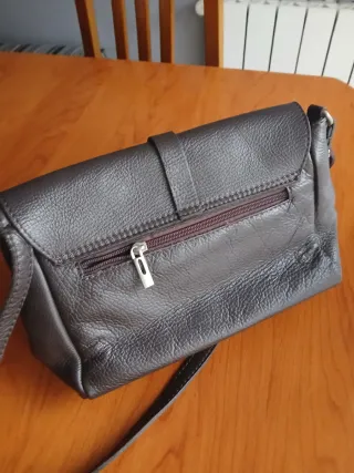 Bolso piel marrón oscuro bandolera