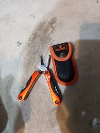 Multiherramienta Palmera Alicate Plegable