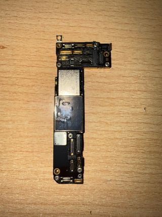 iPhone 12 Rojo para piezas.