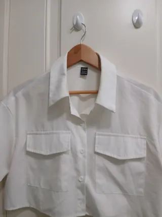 Camisa crop SHEIN blanca talla S