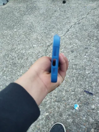 Funda iPhone Azul con Aro Metálico