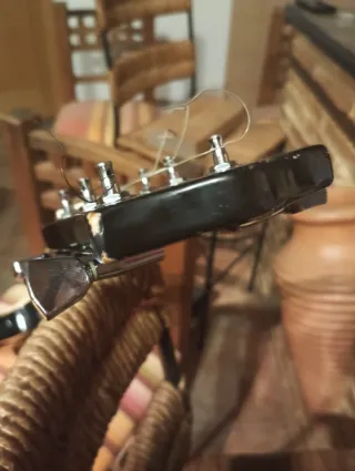 Guitarra Eléctrica Tipo Les Paul .