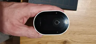 Cámara de seguridad Arlo con panel solar