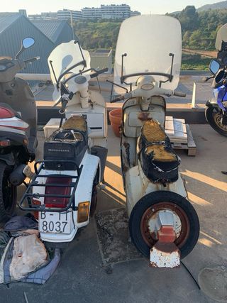 Vespa Super Primavera Scooter