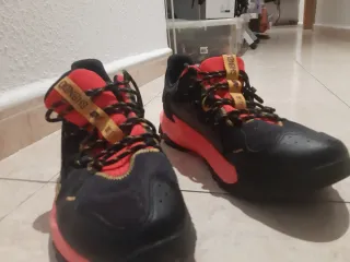 Zapatillas New Balance Trekking Talla 42.5