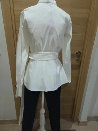 Conjunto Camisa Blanca y Pantalón Azul
