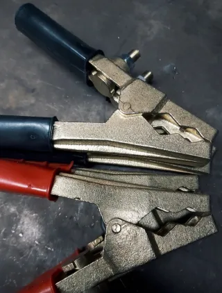 2 Pinzas latón arranque coche