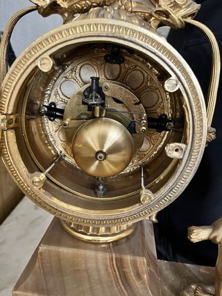 Reloj de sobremesa francés antiguo