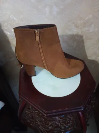 Botines marrones con flecos