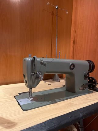Máquina de coser industrial plana Modelo 201