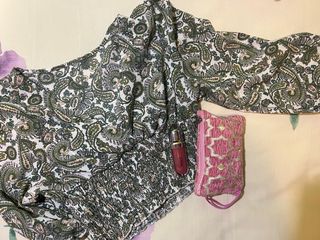 Top verde estampado paisley