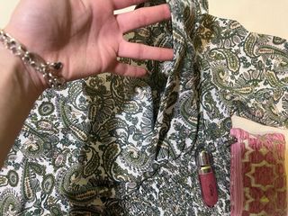 Top verde estampado paisley