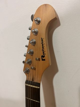 Guitarra eléctrica Rochester tipo Stratocaster