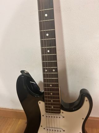Guitarra eléctrica Rochester tipo Stratocaster