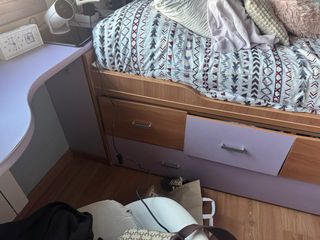 Habitación infantil madera y plástico