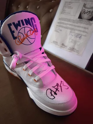 Sneakers Patrick Ewing Autographed JSA
