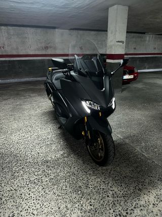 Yamaha TMAX 560 Tech MAX Negra