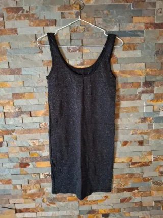 Vestido básico con purpurina