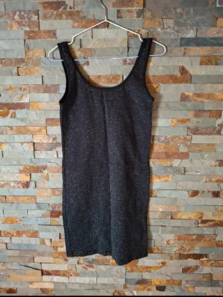 Vestido básico con purpurina