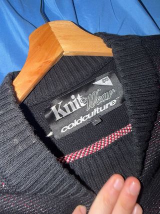 Jersey Negro con Estampado de Labios y $