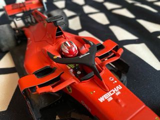 Ferrari SF90 1:18 Leclerc Bburago