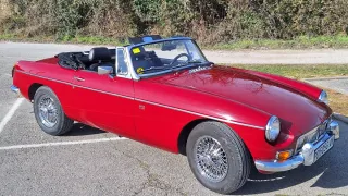 MG-B, año 1975, 1800c.c.