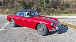 MG-B, año 1975, 1800c.c.