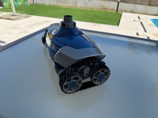 Aspirador Piscina Zodiac MX8 com copo de recolha.
